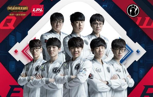 表现出对球 表现出对球