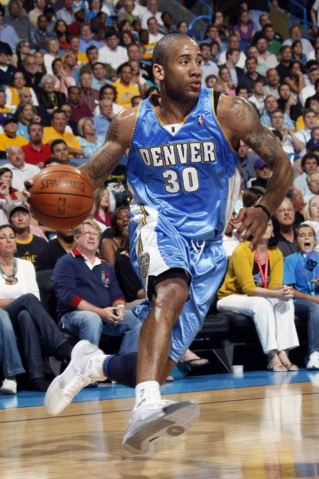 校提供了良 校提供了良