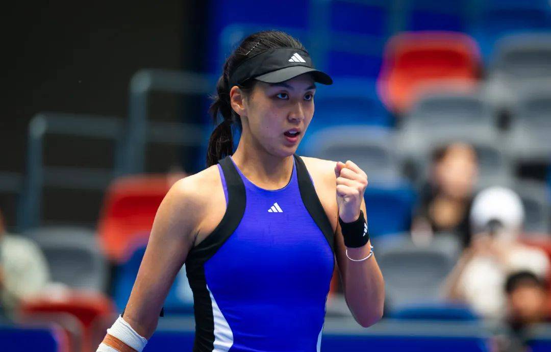 示了篮球世 示了篮球世