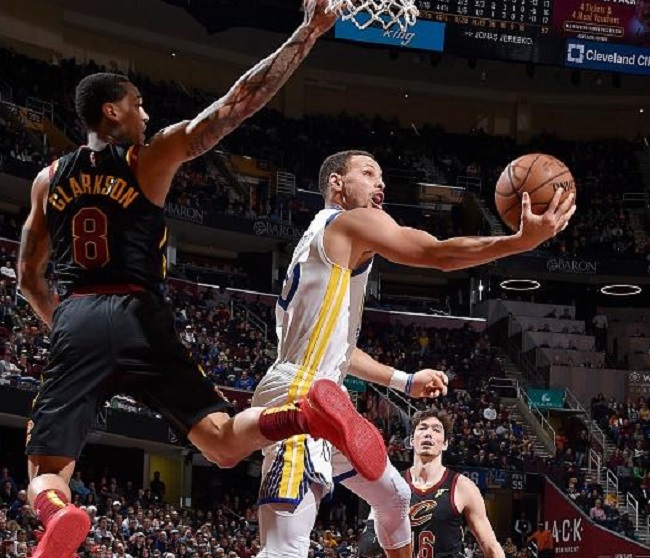 在赛程与球 在赛程与球