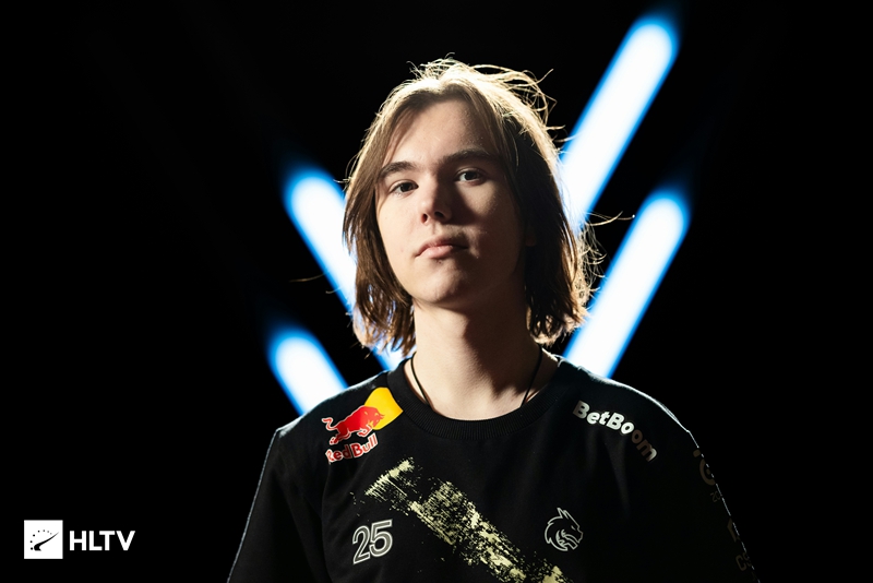 通过自己的 通过自己的