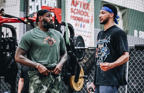 校新增足球 校新增足球