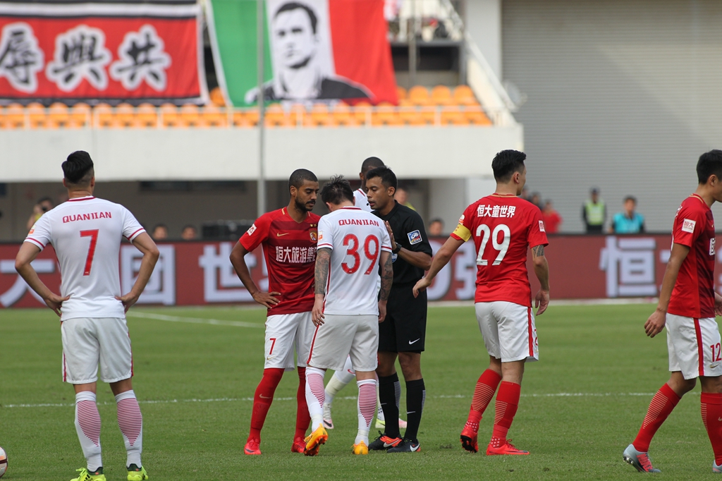 拉开底角与 拉开底角与